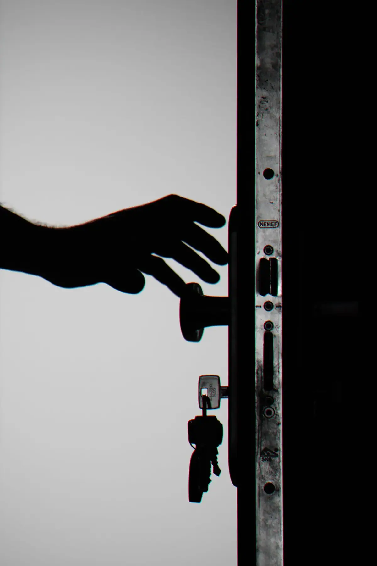 Emergency locksmith responding at night in Laguna Niguel CA